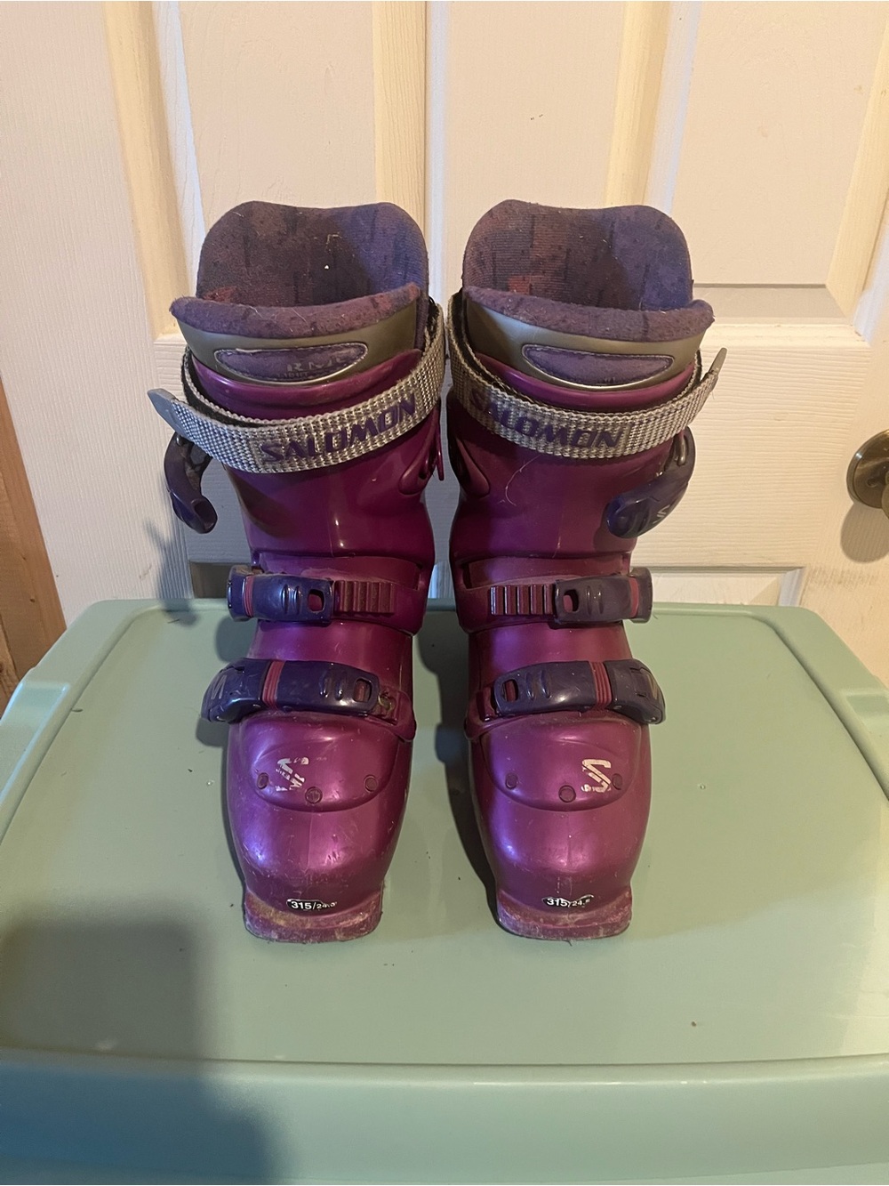 Salomon Women’s Ski Boots – 24.5 Mondo / 315mm – Purple